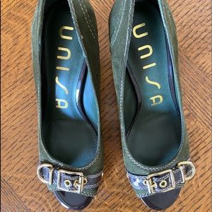 Green heels with buckles